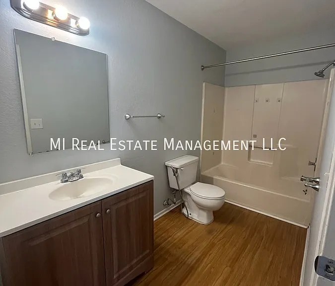 326 Stratford Way #6 — Photo 3