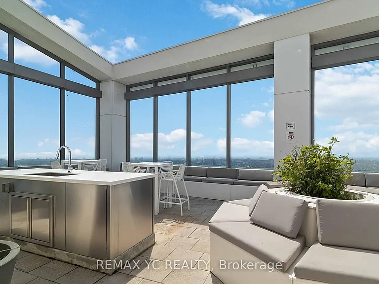 2221 Yonge St #3210 — Photo 26