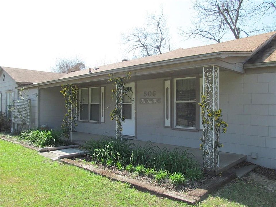 1st image of 506 Live Oak St