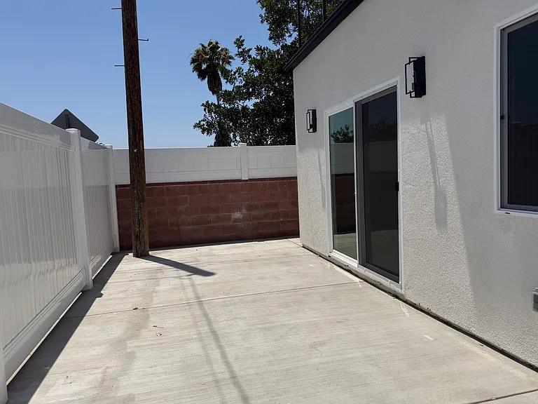 10834 Stagg St — Photo 17