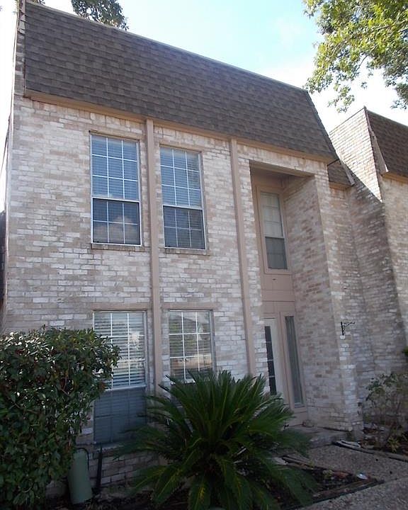 1st image of 12 River Creek Way