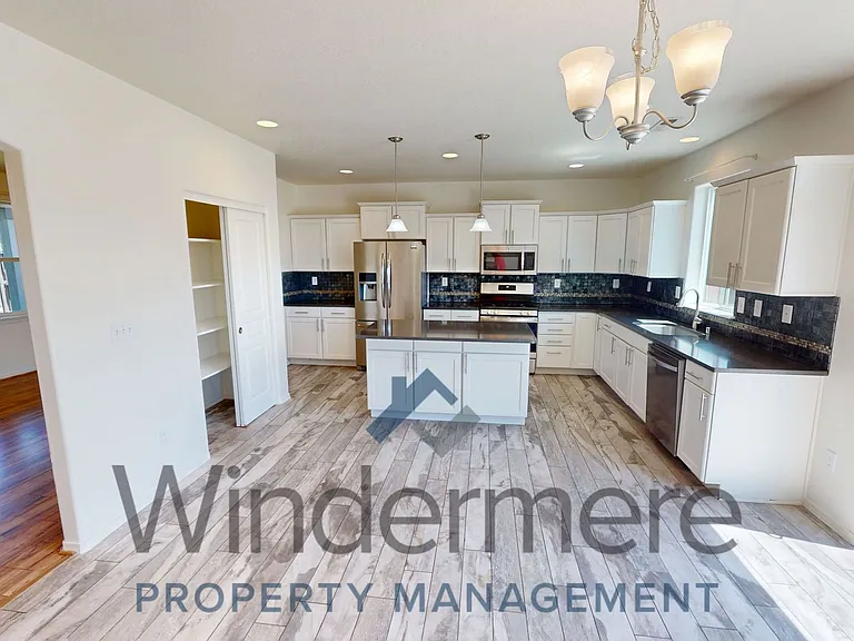 229 Kokanee Dr — Photo 4