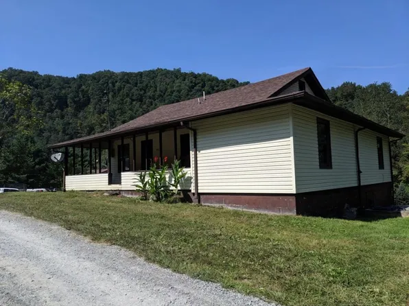 795 Toms Btm, Haysi, VA 24256