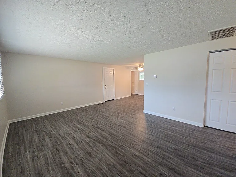 5612 Harshmanville Rd — Photo 4