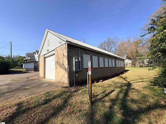 3rd image of 500 State Park Rd