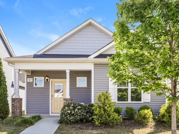 257 E Wilson St, Clayton, NC 27520