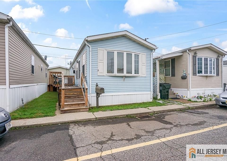 1st image of 4 Jessie Ln