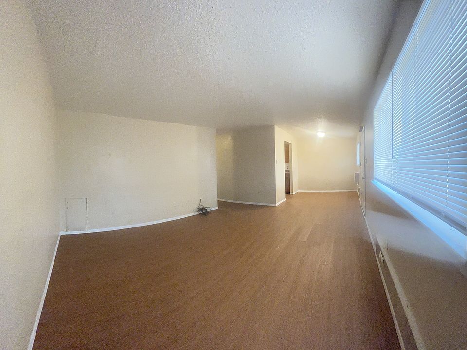 1st image of 124 Columbia Ln #9