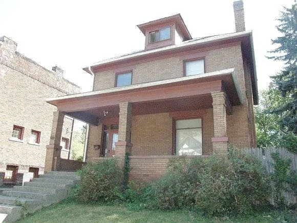 2064 Indianola Ave