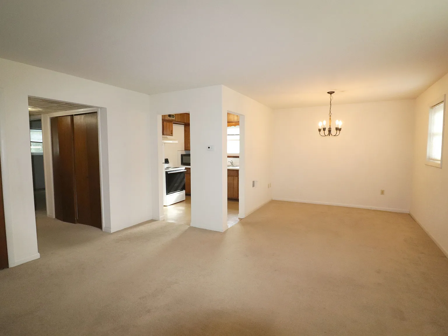 2 bed, 2100 sqft, $1,275 — Photo 4