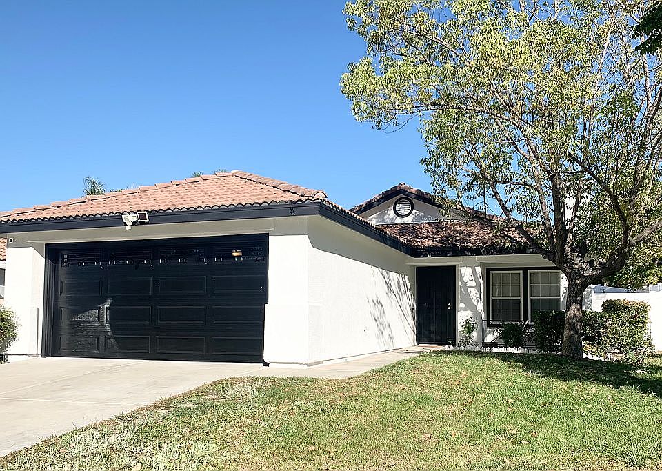 2nd image of 44944 Linalou Ranch Rd