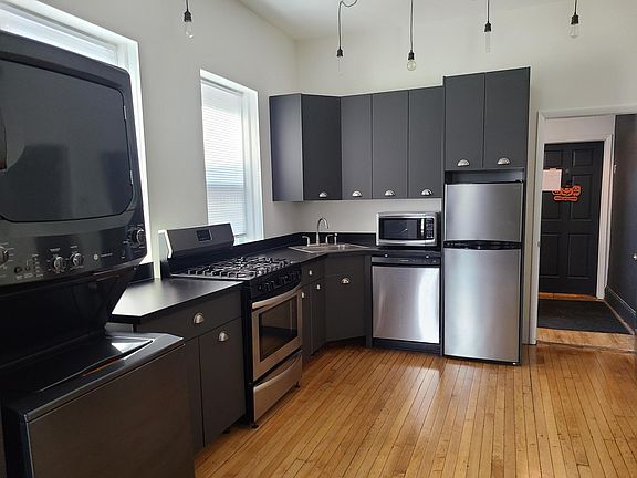2nd image of 2121 W Superior St #1R