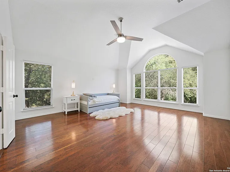 614 Cypress Trl — Photo 10