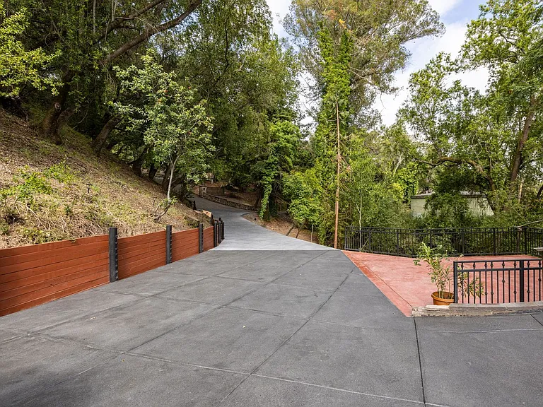713 Wikiup Dr — Photo 61
