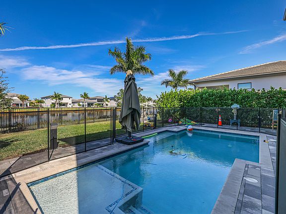 3rd image of 8593 Swinley Forest Way