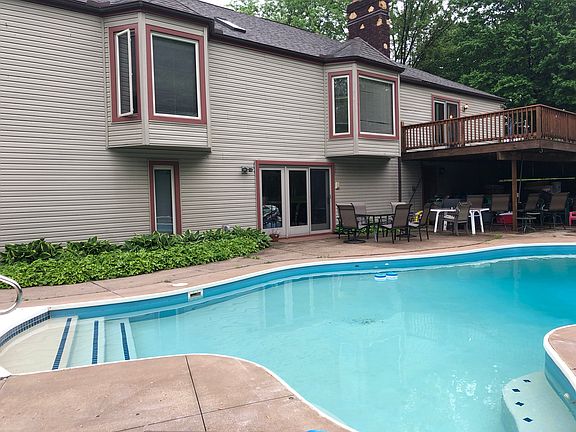 3rd image of 760 Skyside Dr