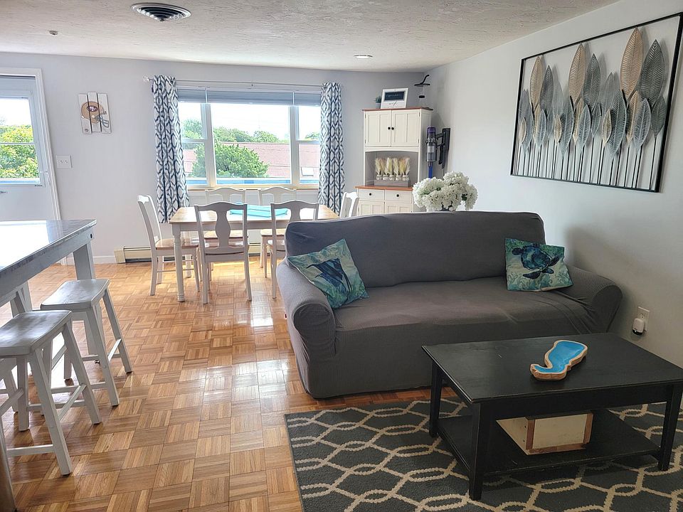 60 Broadway St West Yarmouth, MA Zillow