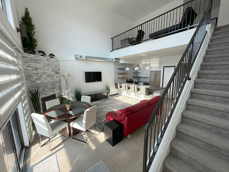 4550 Broadway St #219 — Photo 8