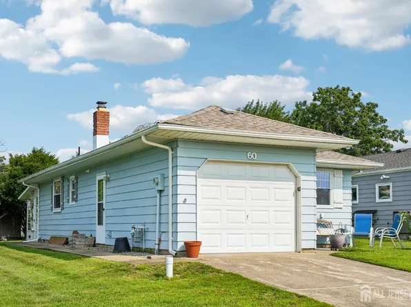 60 Puerto Vallarta St, Toms River, NJ 08757