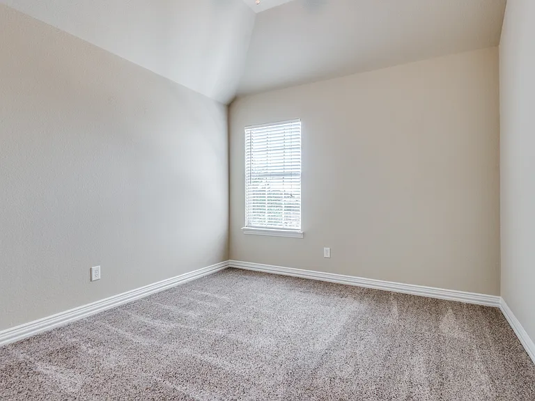 636 King Lionel Ln — Photo 18
