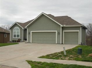 10923 N Windsor Ave, Kansas City, MO 64157