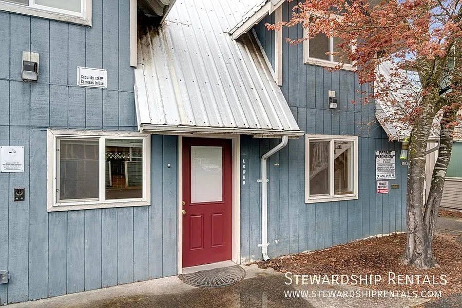1 Bed / 1 Bath Duplex in West Eugene — Photo 3