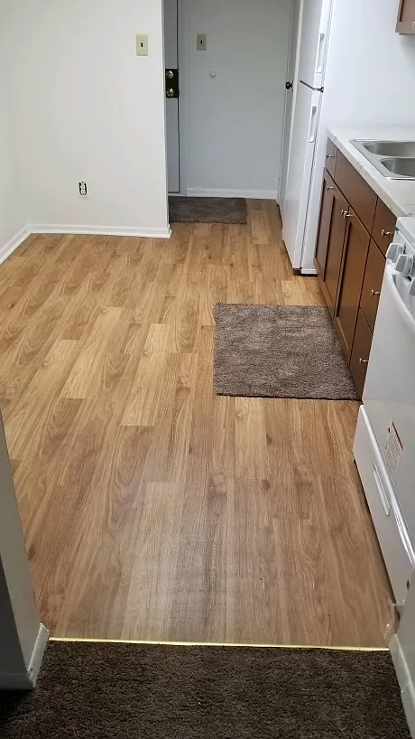2 bed, 1000 sqft, $1,095 — Photo 2