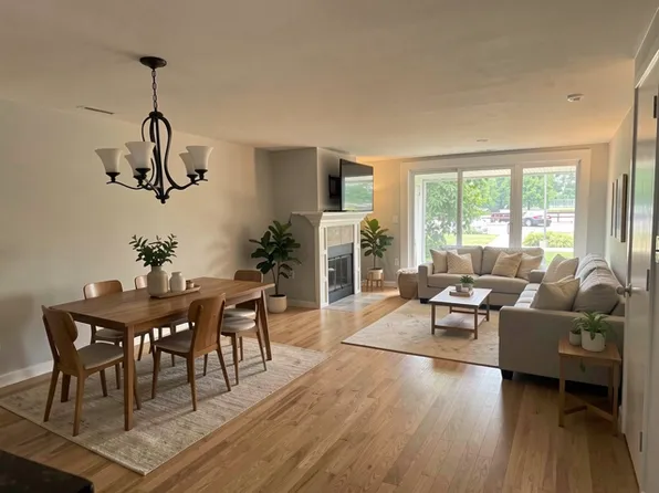 126 Merrimac St Unit 19, Newburyport, MA 01950