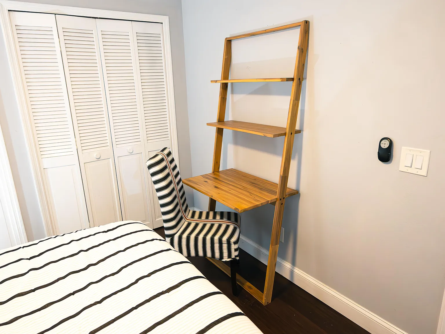 4 bed, 2.5 bath, 2437 sqft, $918 — Photo 4