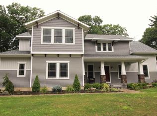 2 Dhara Ct, Ballston Lake, NY