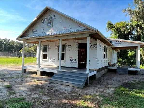 905 Wayne St, Darien, GA 31305