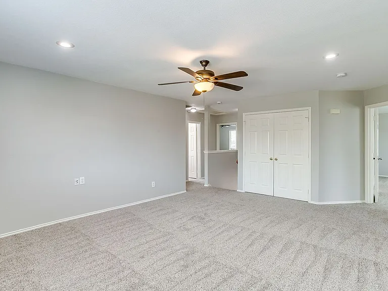 2875 Grandview Dr — Photo 13