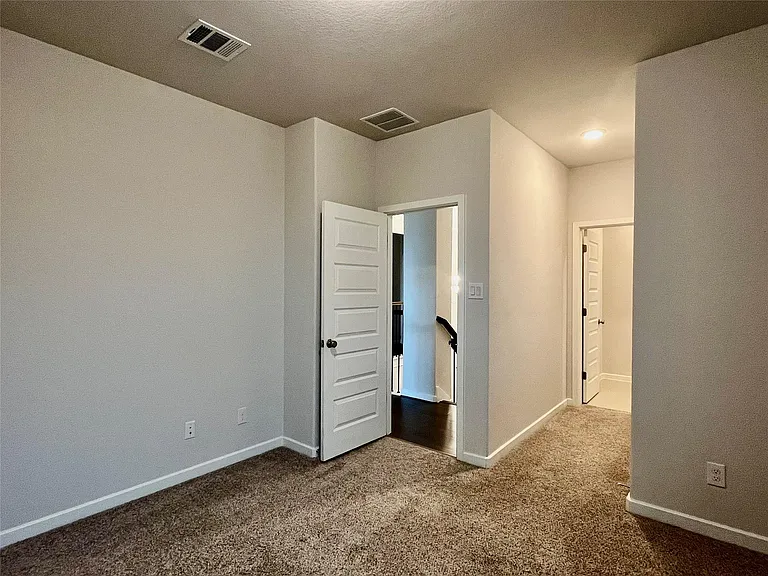 23707 Montclair Forest Trl — Photo 27