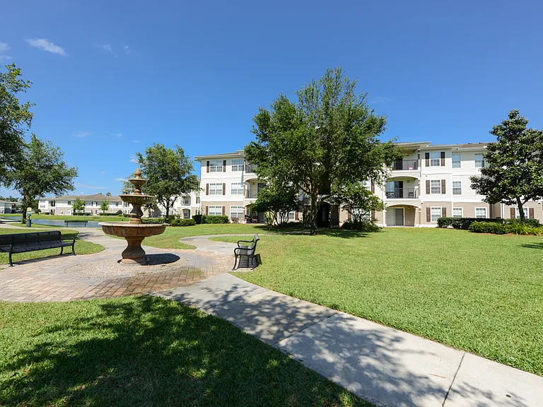 Addison Landing — Photo 5