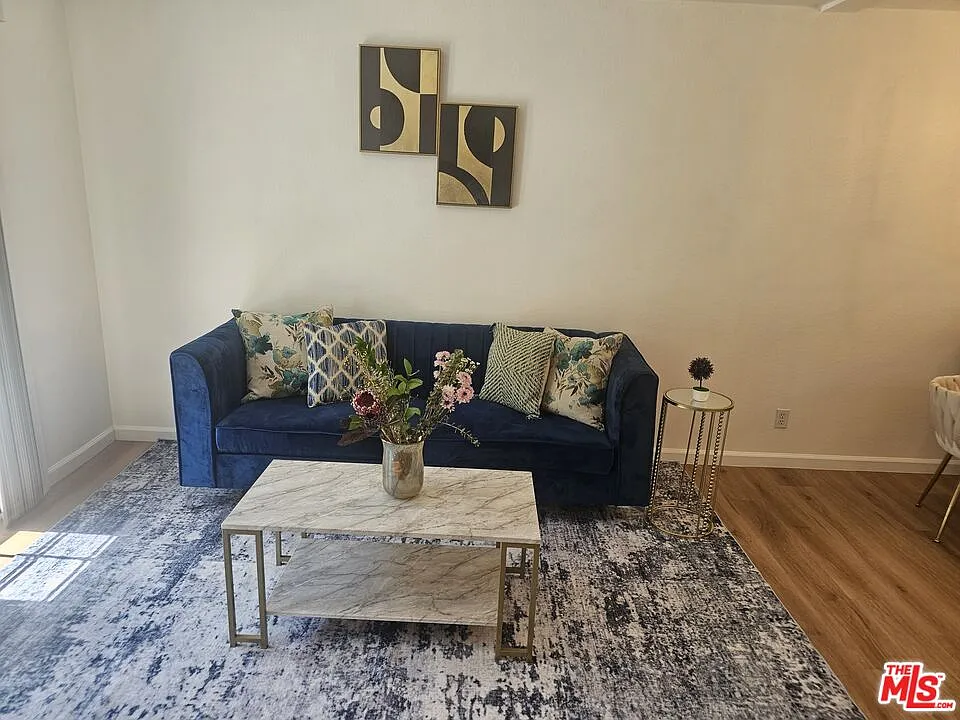506 S Grevillea Ave #5