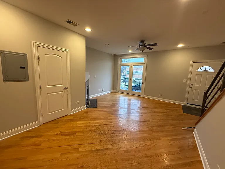 7016 W Medill Ave — Photo 7