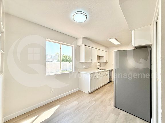 5th image of 27 W Inglewood St APT 4