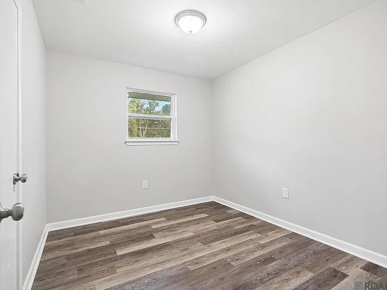 9046 Kingcrest Pkwy — Photo 10