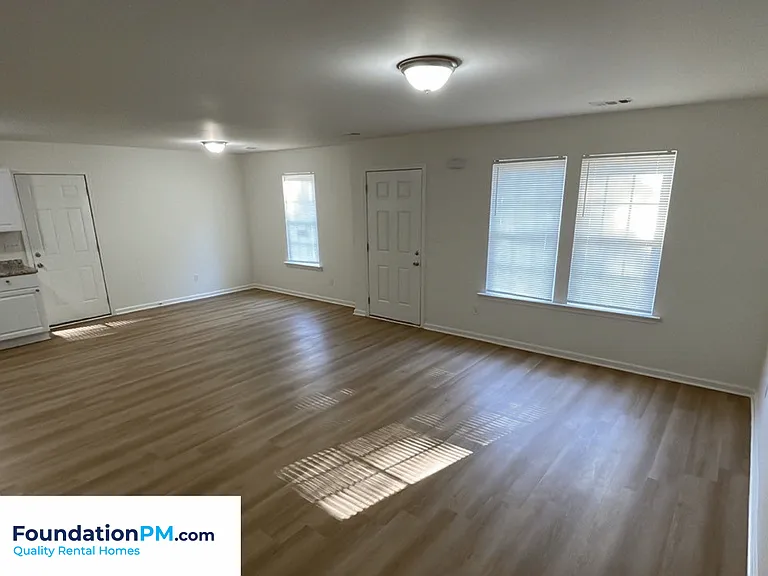 3751 Oak Lake Ln — Photo 8