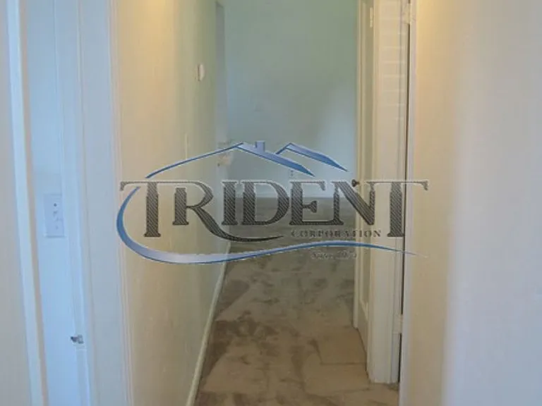 444-462 McRae Way — Photo 7