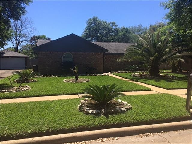 1st image of 15935 Walnut Wood Dr