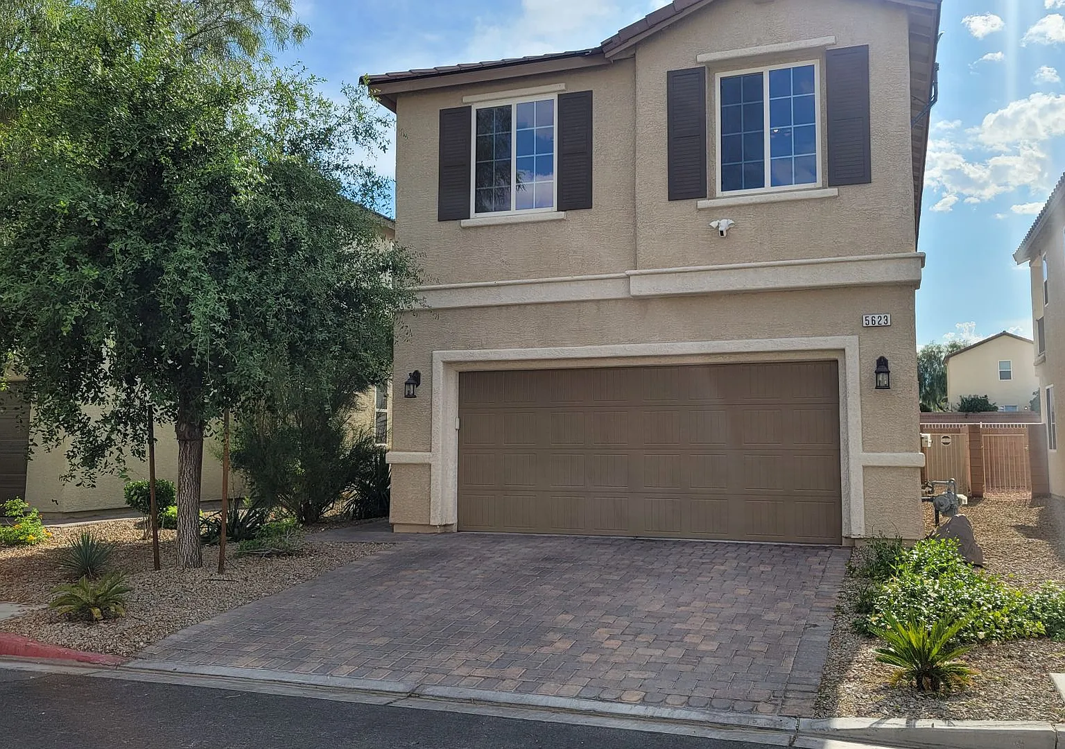 Northwest 3 bed 2.5 bath with close freeway access — Photo 1
