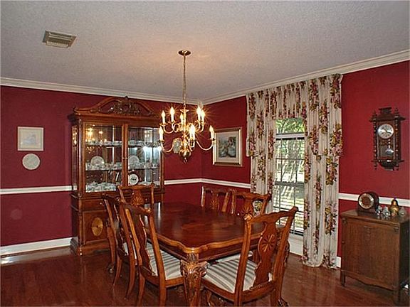 3rd image of 4010 Cedarwood Dr