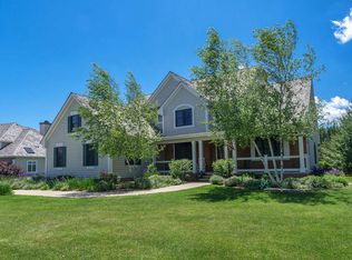 1854 Carriage Hills Dr, Delafield, WI 53018