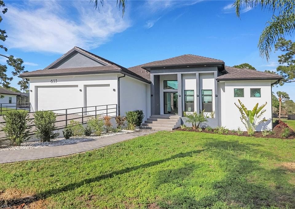 1st image of 653 23rd ST SW