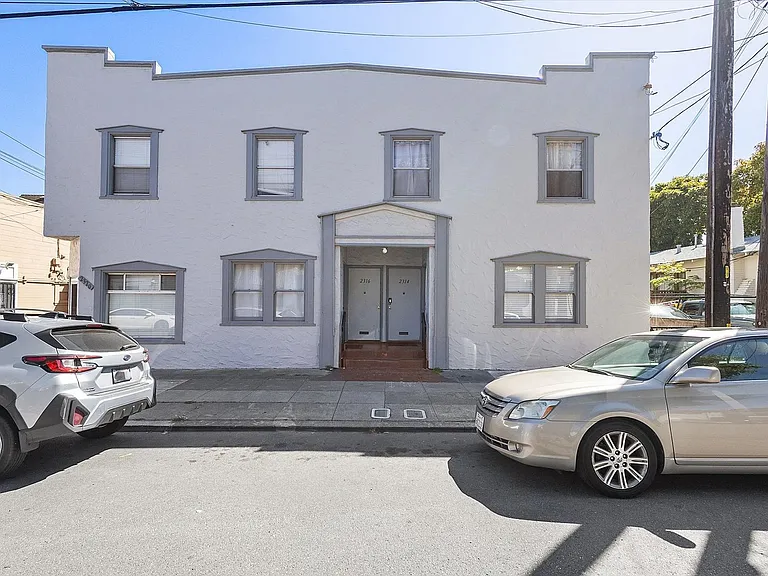 2312 San Antonio Ave - 1 bedroom | 1 bath — Photo 1