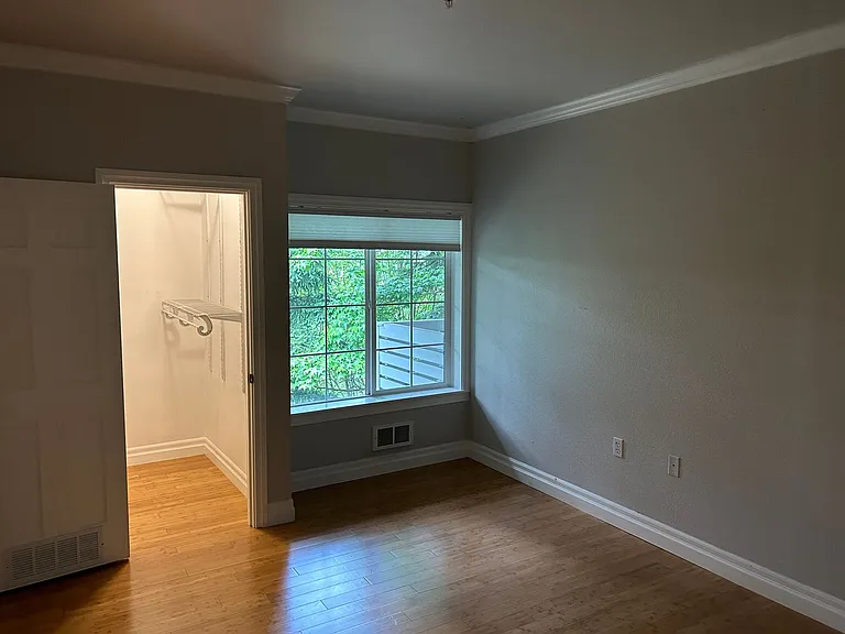 801 Rainier Ave N #B309 — Photo 32