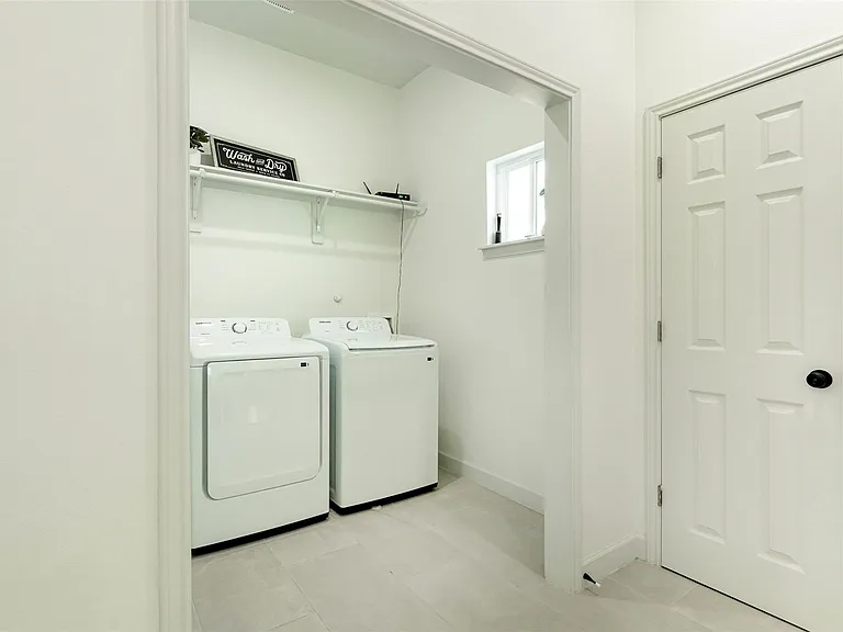 4114 Ward St — Photo 32