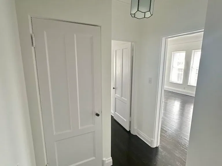 100 N Sycamore Ave #42 — Photo 8