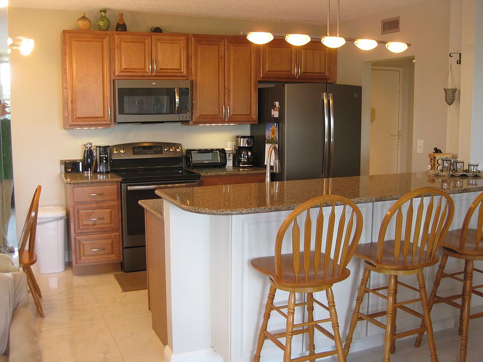 1st image of 3800 Hillcrest Dr APT 522